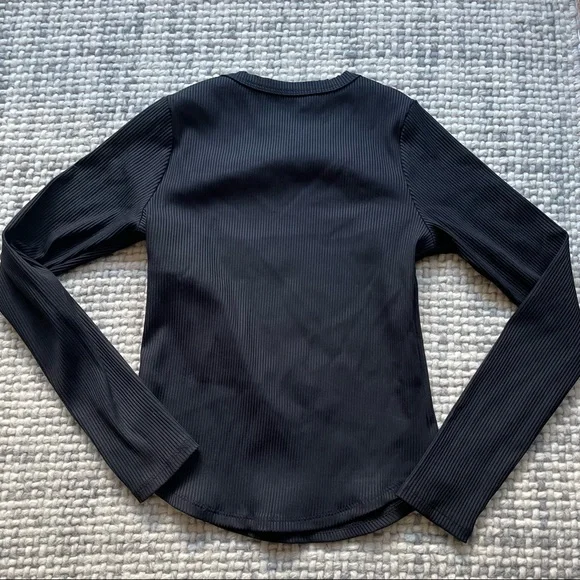 Year of Ours Black Ribbed Knit Long Sleeve Top Size Medium - Picture 5 of 6